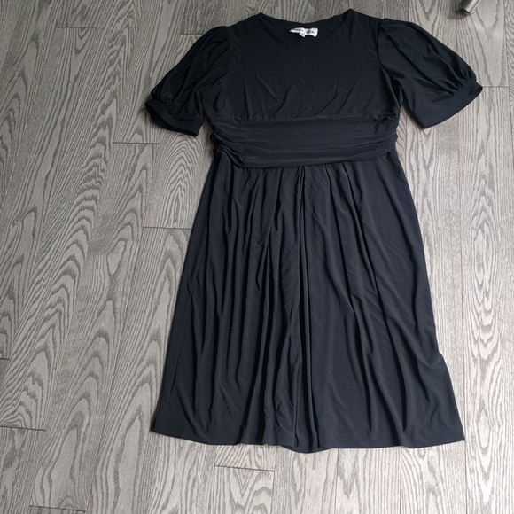 Beautiful black dress by Ronnie Nicole ⭐🌸🍀 - Picture 3 of 12